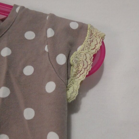 LILI GAUFRETTE | size 4 | Polka Dot Short Sleeve Top | Lace Sleeve Cuffs - Picture 5 of 15